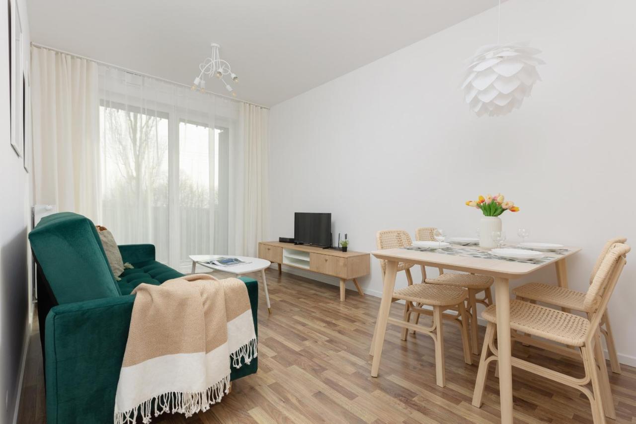 Stacja Wola Apartments With Parking By Noclegi Renters Warsaw Exterior photo