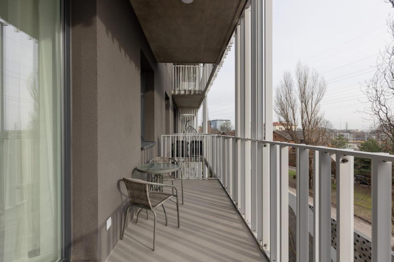 Stacja Wola Apartments With Parking By Noclegi Renters Warsaw Exterior photo