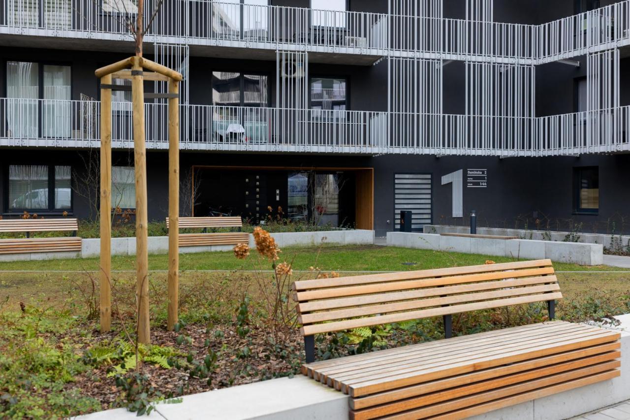 Stacja Wola Apartments With Parking By Noclegi Renters Warsaw Exterior photo